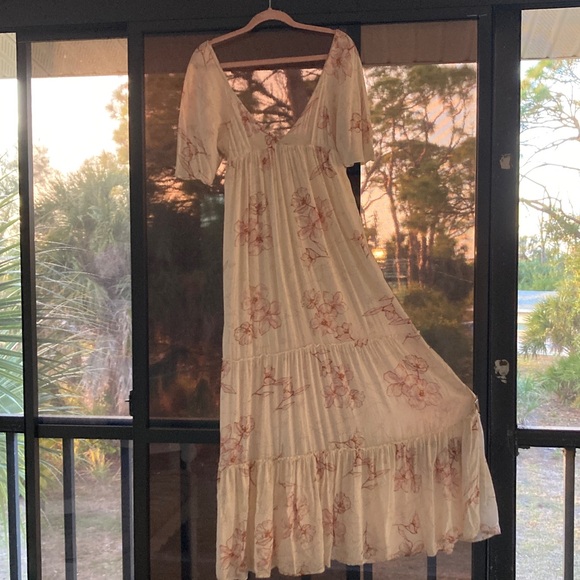 Billabong Floral Cream BoHo Cottagecore Maxi Dress Size Medium - Picture 3 of 8